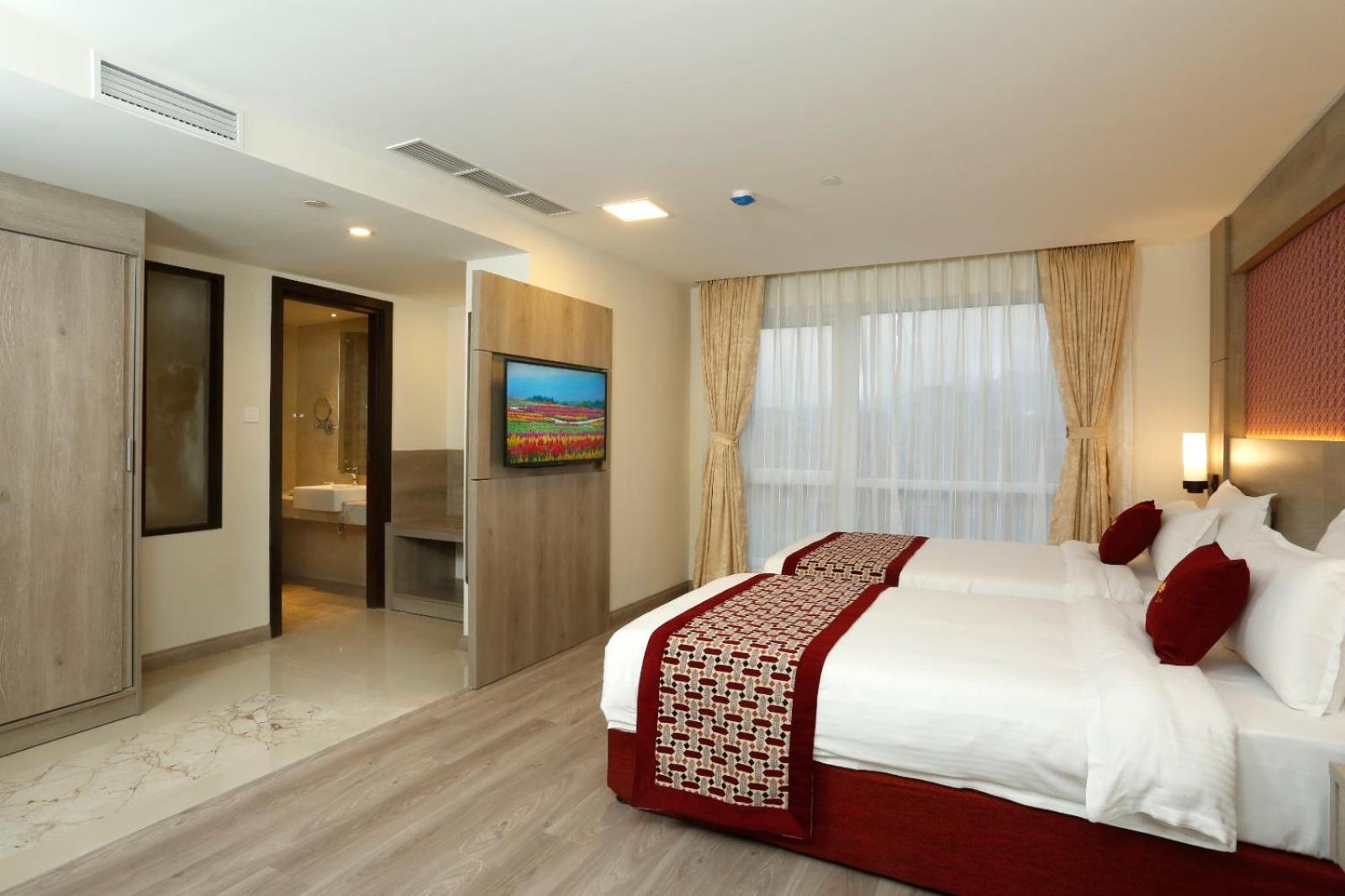 Hotel Crowne Imperial Катманду Екстер'єр фото
